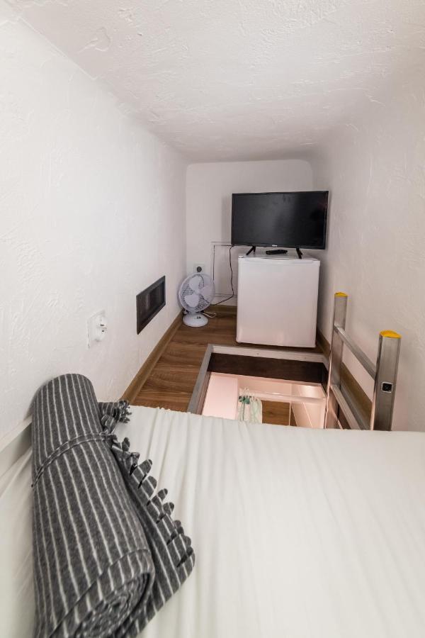 Micro Apartments 2,5 Qm - Najmniejsze Apartamenty Swiata 2,5 Mkw Krasków Εξωτερικό φωτογραφία